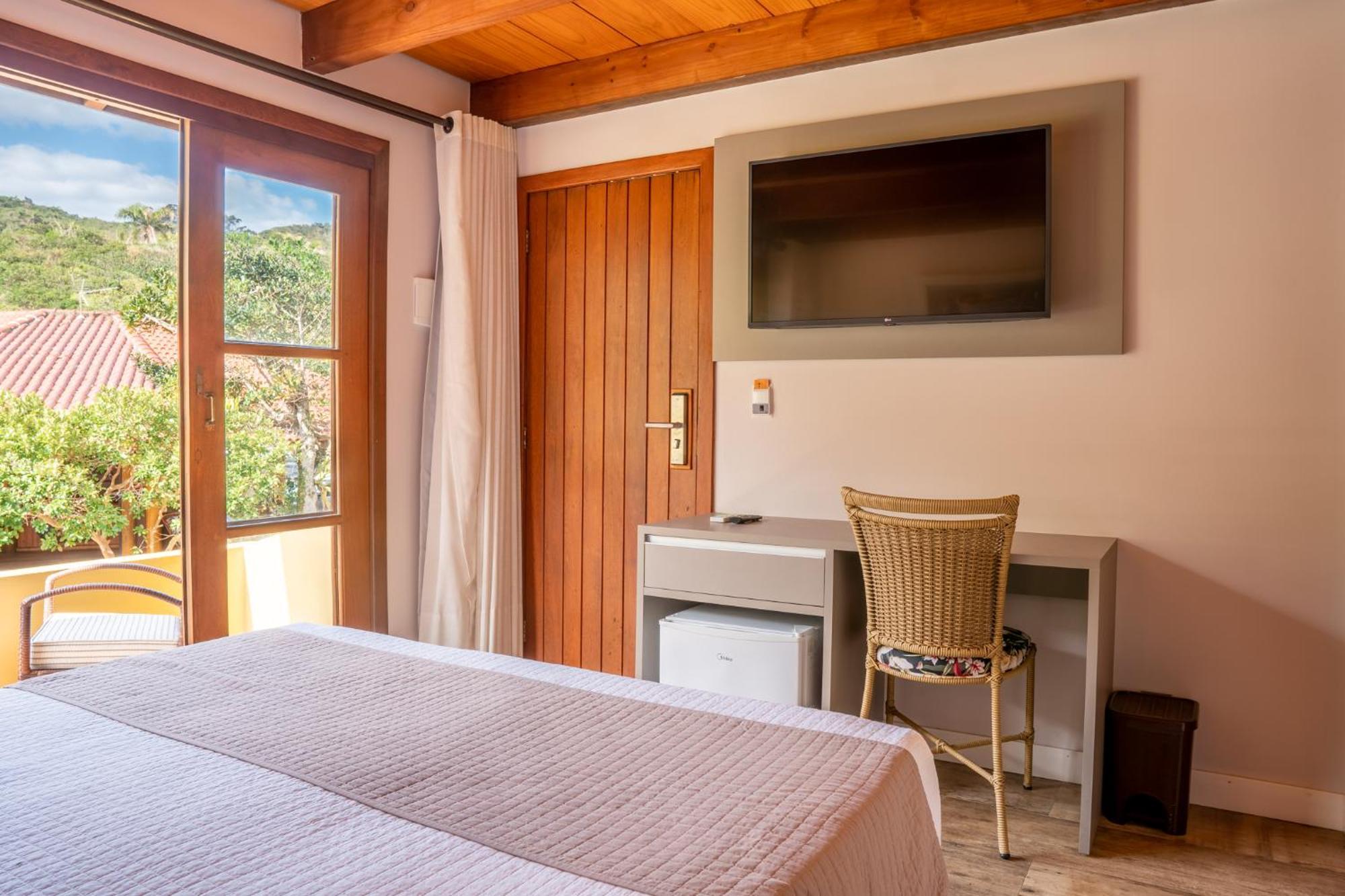 Hotel Atalaia Do Mariscal Бомбиняс Стая снимка
